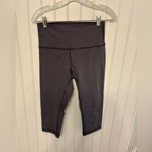 Lululemon High-Waist Women’s Active capri leggings - charcoal gray